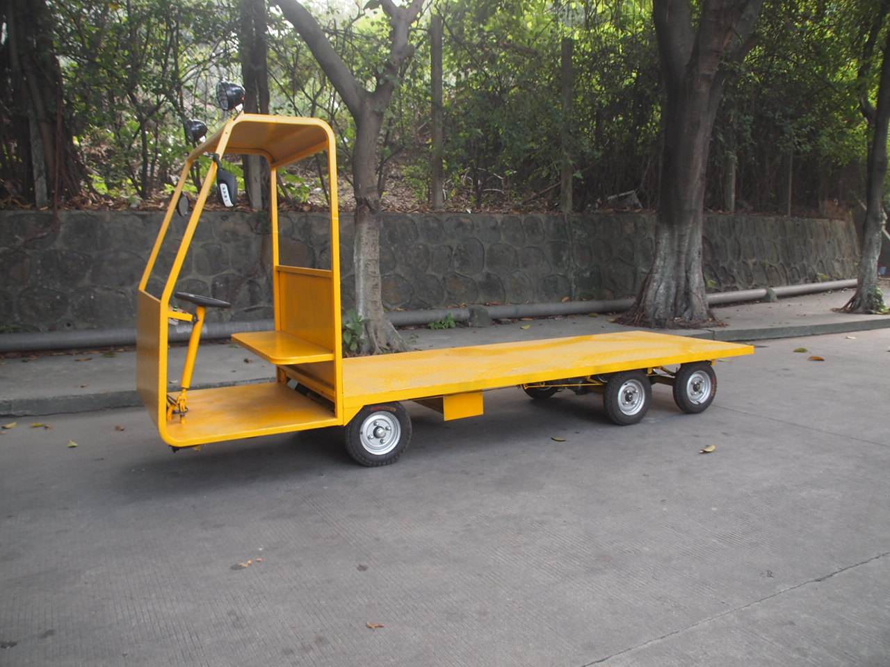 蓄電池無軌車